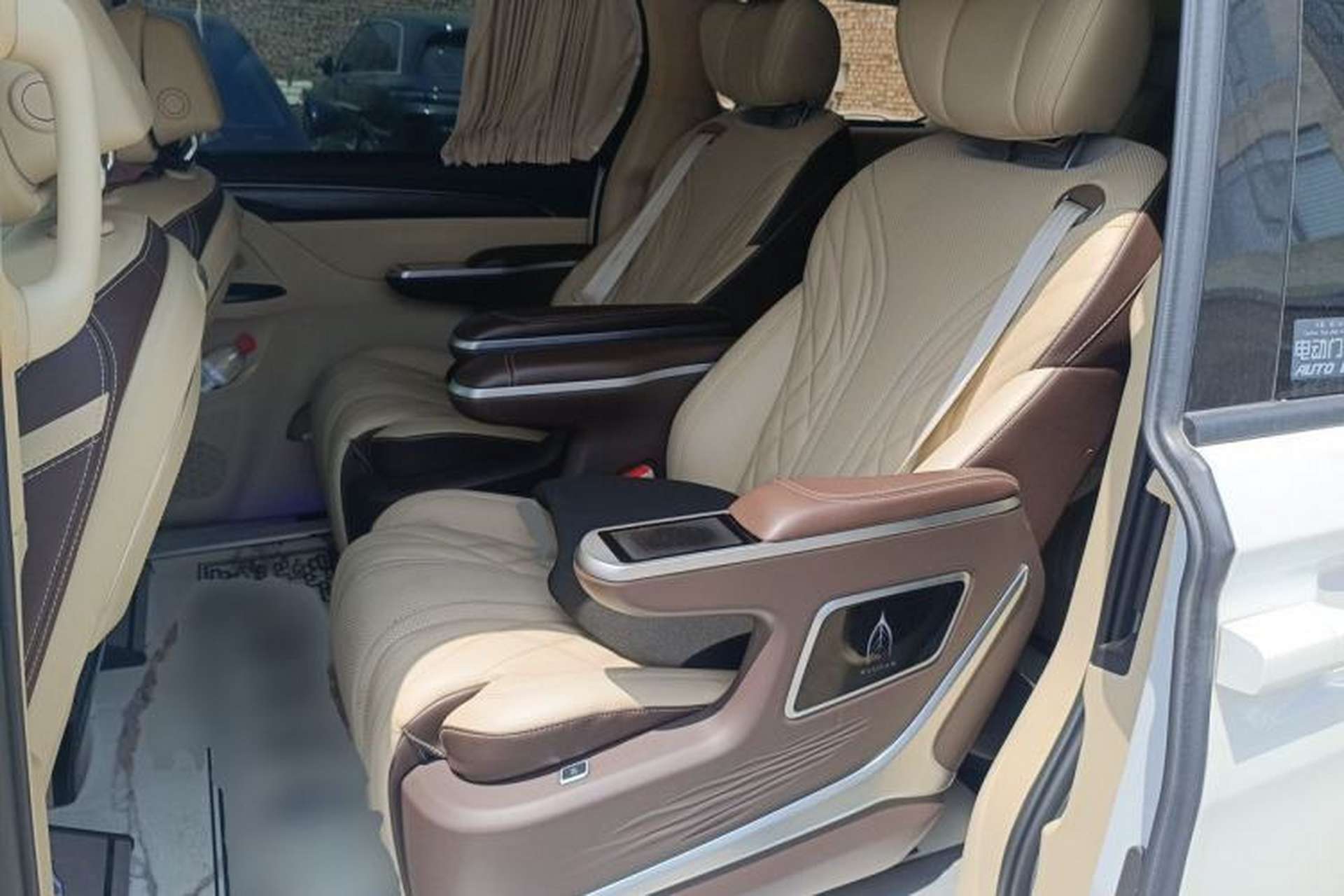 Used Buick GL8 2022 ES Landtrek 653T Luxury Edition Left Rear Seat