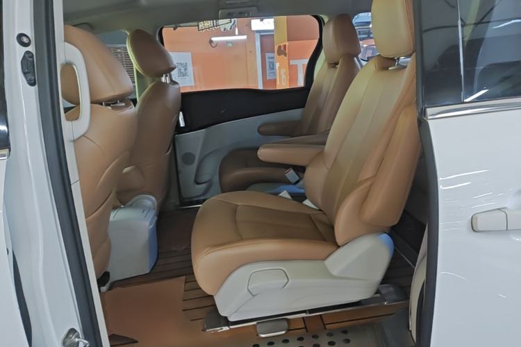 Used Buick GL8 2022 Land Cruiser Executive Class 652T Comfort Model Left Rear Seat
