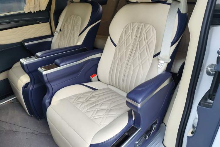 Used Buick GL8 2022 ES Landtrek 653T Comfort Edition Left Rear Seat
