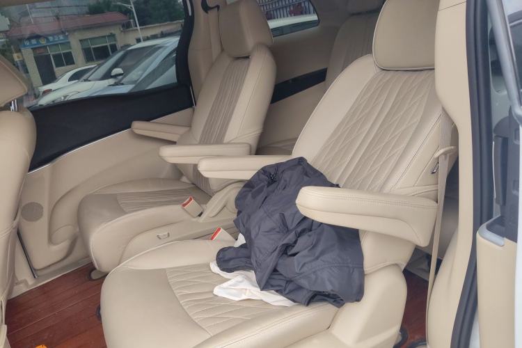 Used Buick GL8 2022 Land Executive Class 652T Prestige Model Left Rear Seat