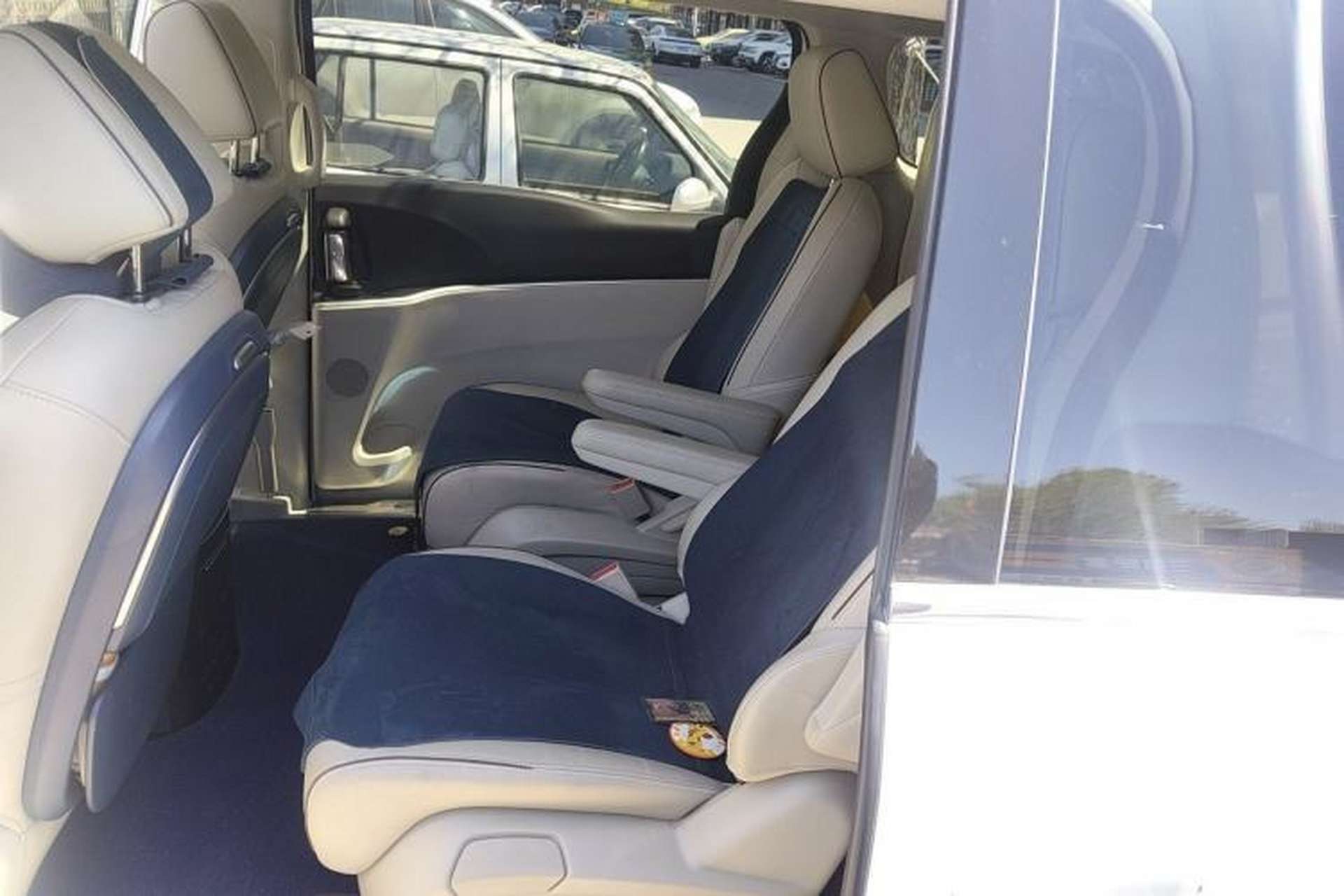 Used Buick GL8 2022 Land Business Class 652T Luxury Model Left Rear Seat