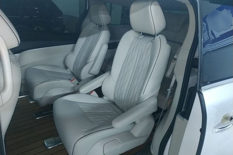 Used Buick GL8 2022 Land Business Class 652T Luxury Model Left Rear Seat
