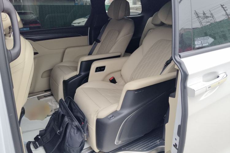 Used Buick GL8 2022 ES Land Cruiser 653T Luxury Model Left Rear Seat