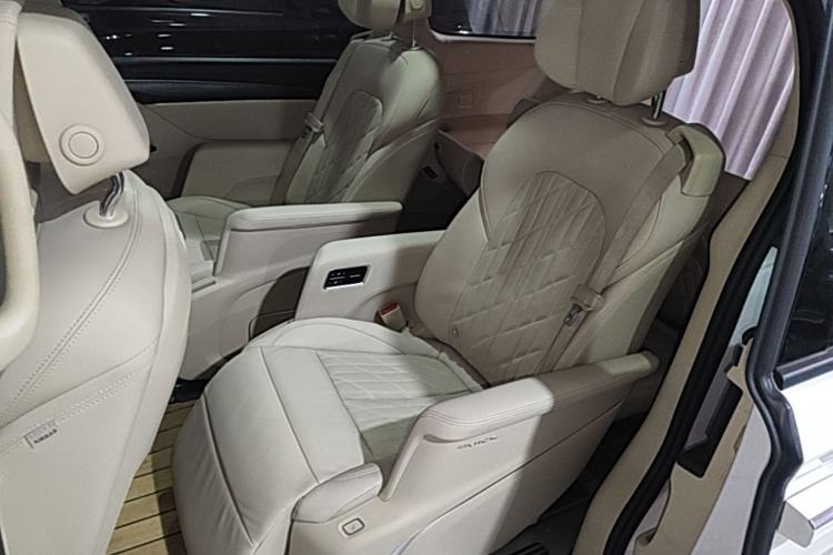 Used Buick GL8 2022 ES Land Cruiser 653T Luxury Model Left Rear Seat