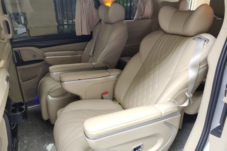 Used Buick GL8 2022 ES Landtrek 653T Luxury Edition Left Rear Seat