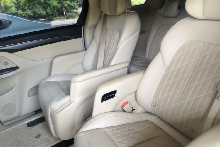 Used Buick GL8 2022 ES Land Cruiser 653T Luxury Model Left Rear Seat