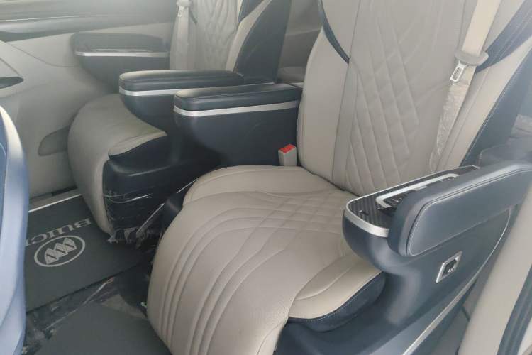 Used Buick GL8 2022 ES Landtrek 653T Comfort Edition Left Rear Seat