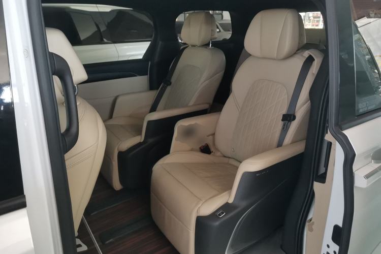Used Buick GL8 2022 ES Landtrek 653T Flagship Model Left Rear Seat