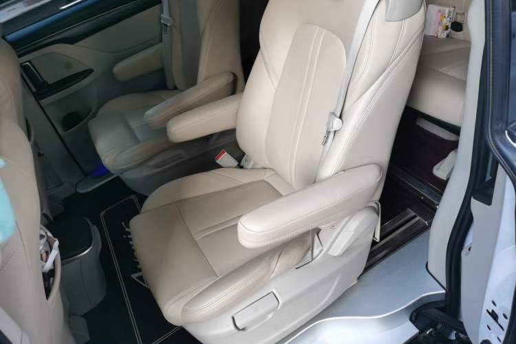 Used Buick GL8 2022 ES Landtrek 653T Comfort Edition Left Rear Seat