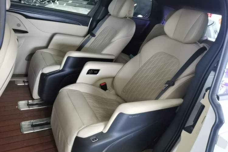 Used Buick GL8 2022 ES Land Cruiser 653T Luxury Model Left Rear Seat