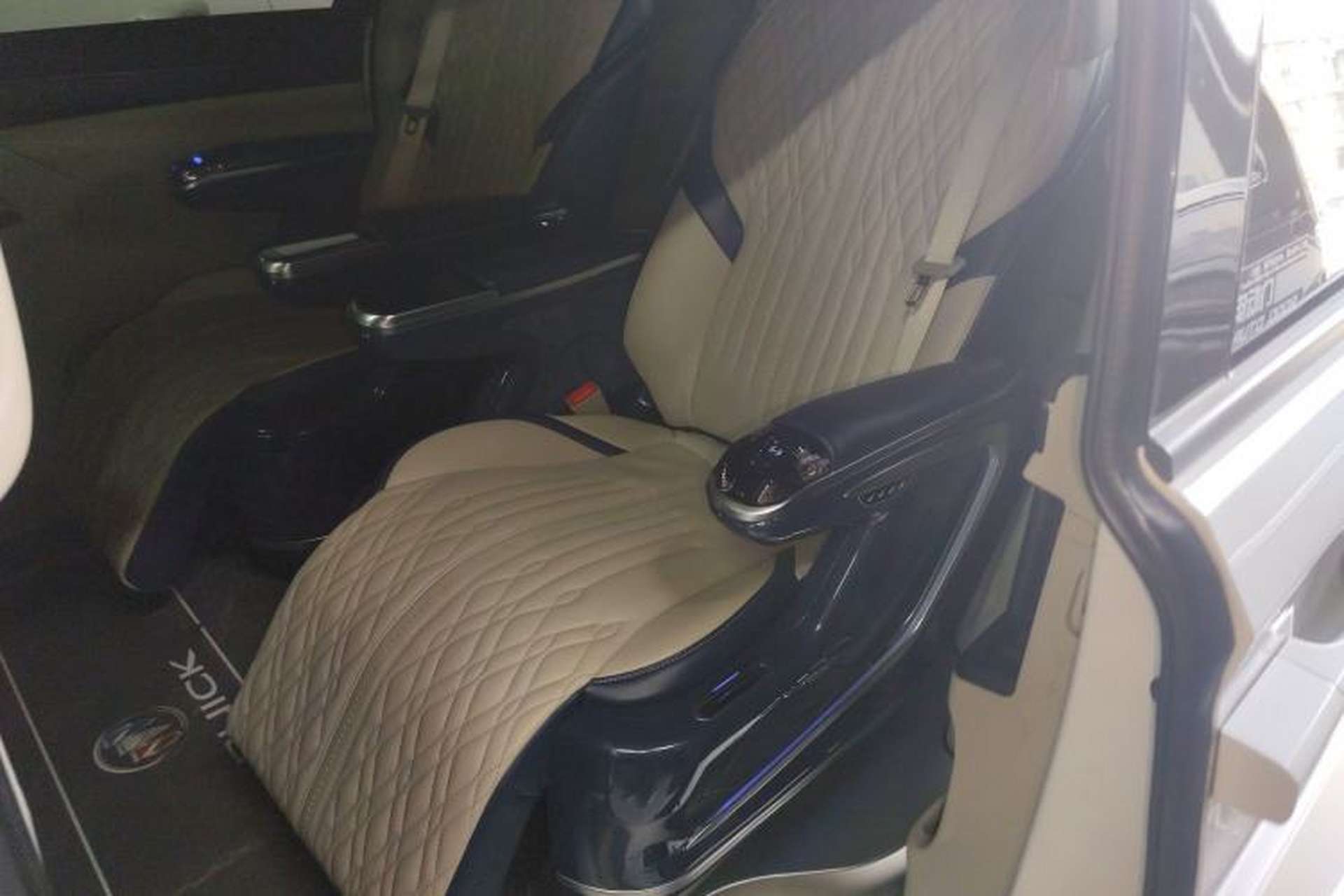 Used Buick GL8 2022 ES Landtrek 653T Comfort Edition Left Rear Seat