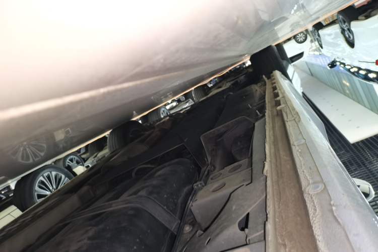 Used Buick GL8 2022 ES Landtrek 653T Comfort Edition Left Side Sill