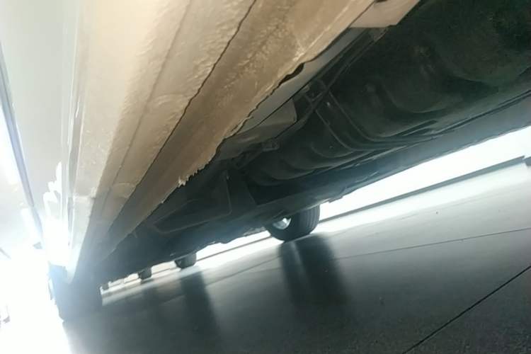 Used Buick GL8 2022 Avenir Aivia Six-Seat Deluxe Edition Left Side Sill