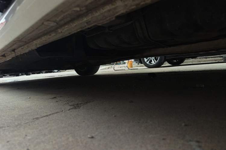 Used Buick GL8 2022 ES Landtrek 653T Comfort Edition Left Side Sill