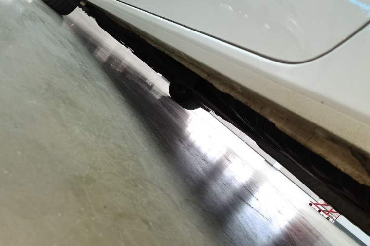 Used Buick GL8 2022 ES Landtrek 653T Comfort Edition Left Side Sill