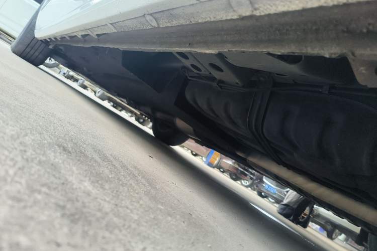 Used Buick GL8 2022 ES Landtrek 653T Comfort Edition Left Side Sill