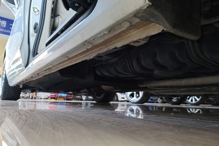 Used Buick GL8 2022 ES Landtrek 653T Comfort Edition Left Side Sill