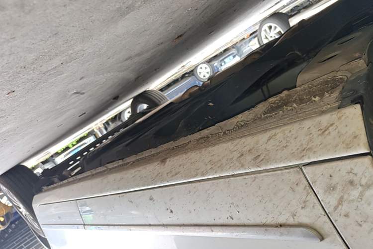 Used Buick GL8 2022 Land Business Class 652T Luxury Model Left Side Sill