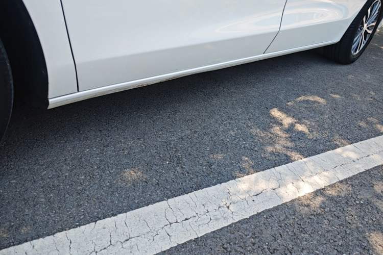 Used Buick GL8 2022 ES Landtrek 653T Comfort Edition Left Side Sill