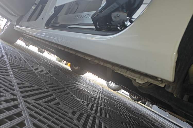 Used Buick GL8 2022 Land Business Class 652T Luxury Model Left Side Sill