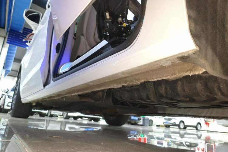 Used Buick GL8 2022 ES Landtrek 653T Comfort Edition Left Side Sill