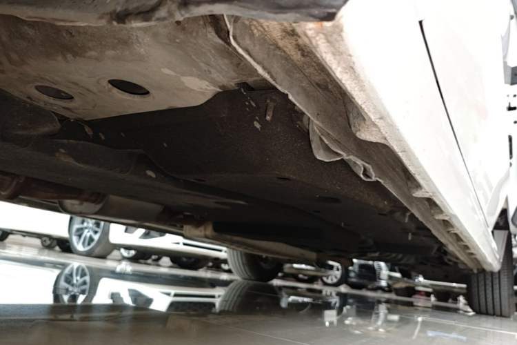 Used Buick GL8 2022 ES Landtrek 653T Luxury Edition Left Side Sill