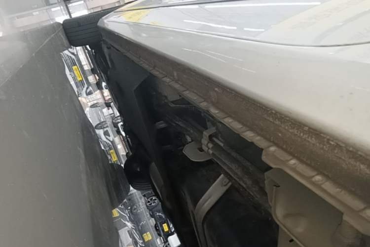 Used Buick GL8 2022 Land Business Class 652T Luxury Model Left Side Sill