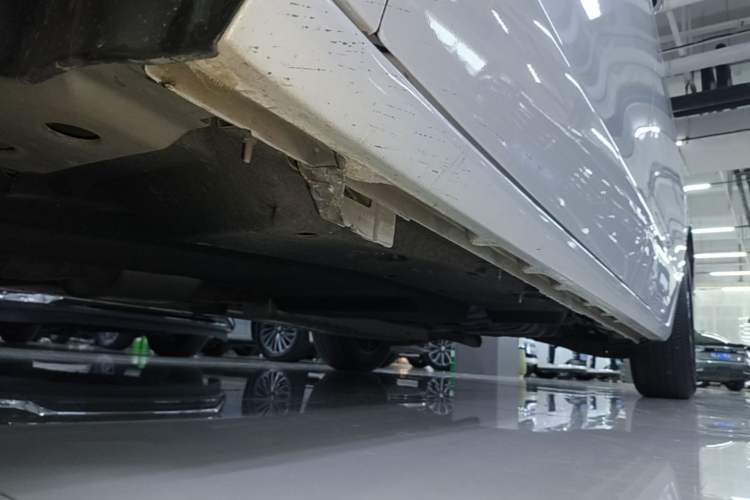 Used Buick GL8 2022 ES Landtrek 653T Luxury Edition Left Side Sill