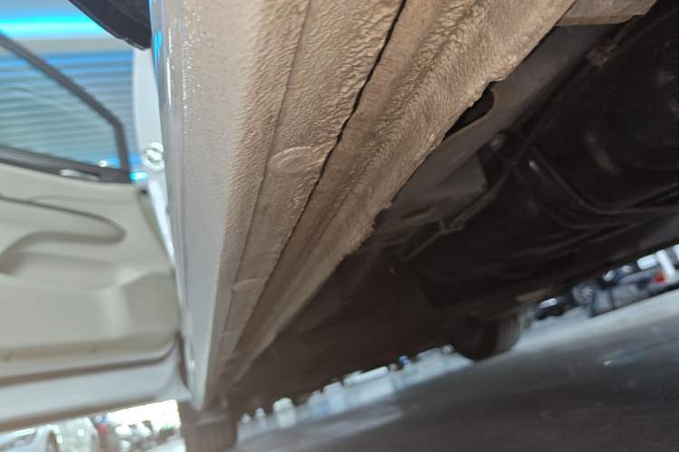 Used Buick GL8 2022 ES Landtrek 653T Comfort Edition Left Side Sill