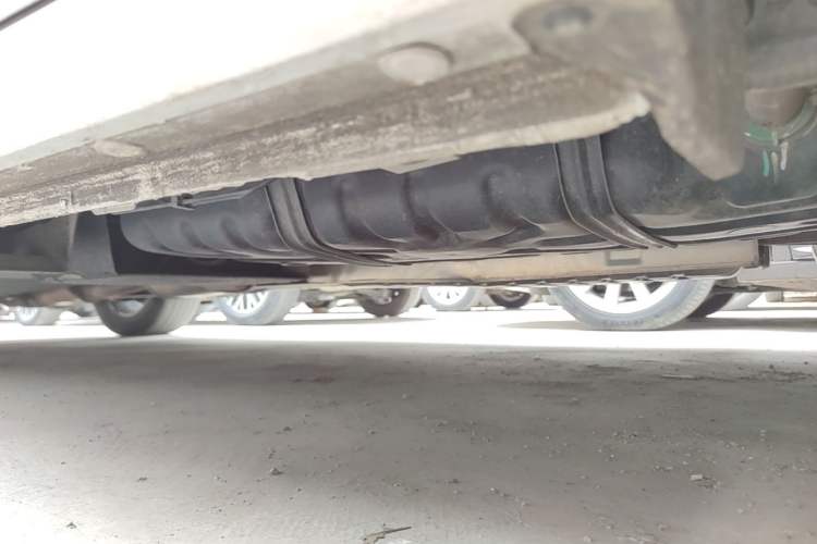 Used Buick GL8 2022 ES Landtrek 653T Comfort Edition Left Side Sill