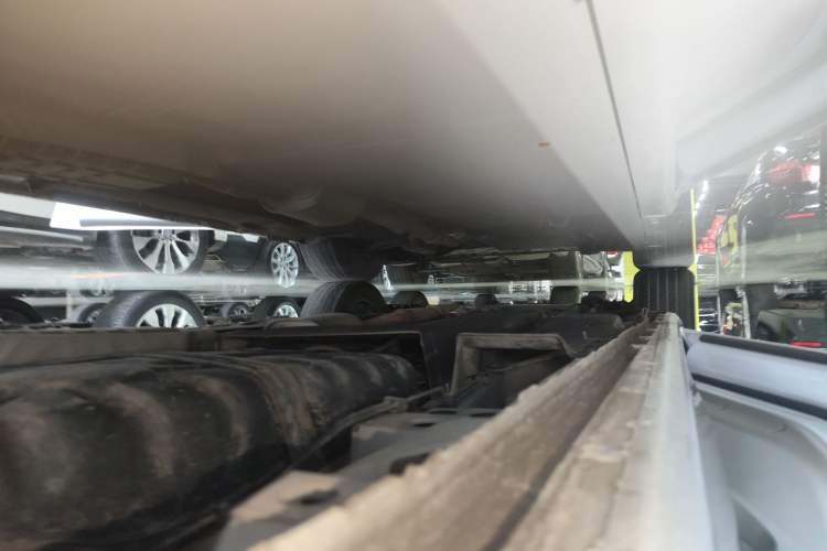 Used Buick GL8 2022 ES Landtrek 653T Comfort Edition Left Side Sill