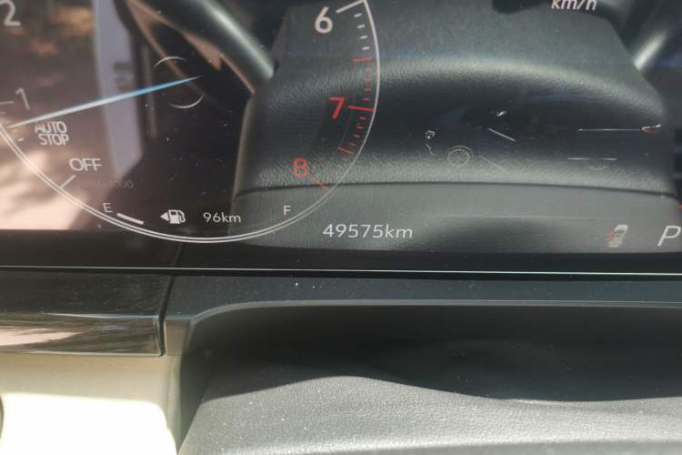 Used Buick GL8 2022 ES Land Cruiser 653T Luxury Model Odometer Close Up