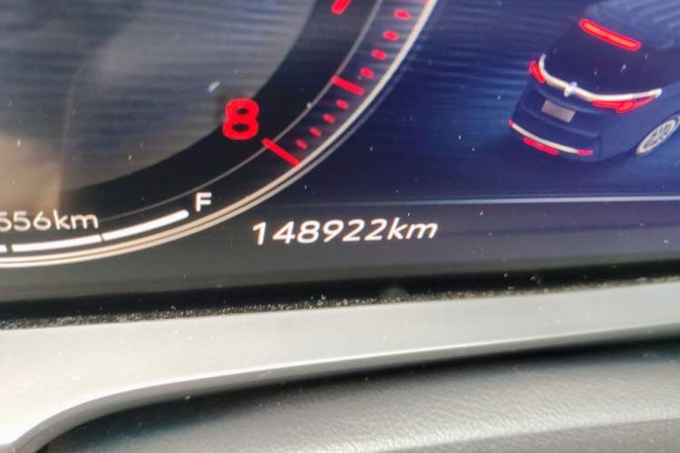 Used Buick GL8 2022 ES Landtrek 653T Luxury Edition Odometer Close Up