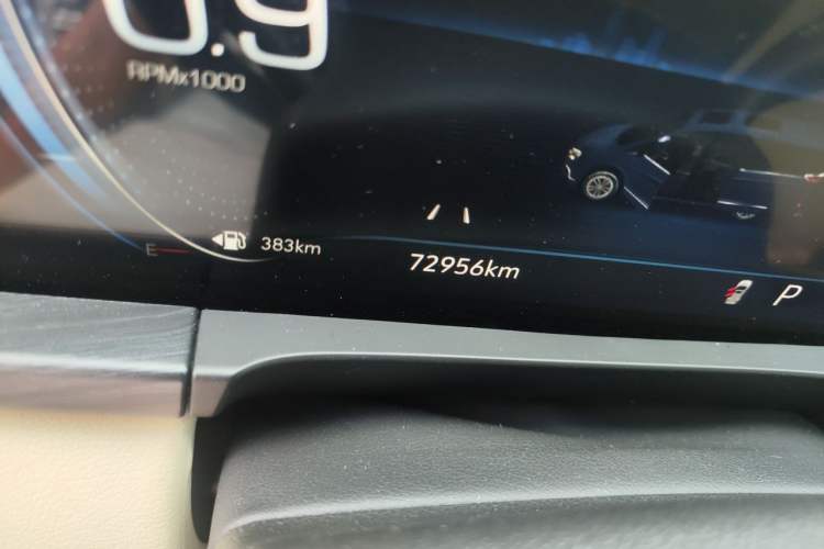 Used Buick GL8 2022 ES Landtrek 653T Luxury Edition Odometer Close Up
