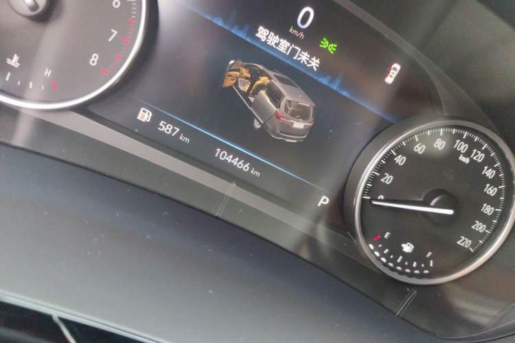 Used Buick GL8 2022 Land Business Class 652T Luxury Model Odometer Close Up