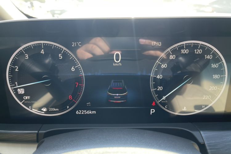 Used Buick GL8 2022 ES Landtrek 653T Flagship Model Odometer Close Up