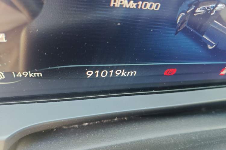 Used Buick GL8 2022 ES Landtrek 653T Luxury Edition Odometer Close Up
