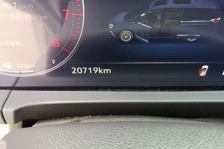 Used Buick GL8 2022 ES Landtrek 653T Luxury Edition Odometer Close Up