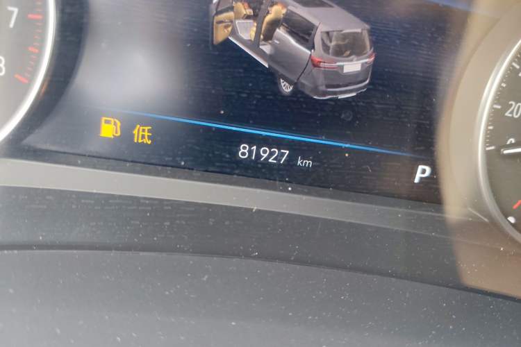Used Buick GL8 2022 Land Executive Class 652T Prestige Model Odometer Close Up