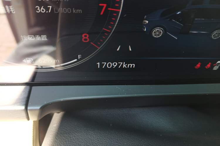 Used Buick GL8 2022 ES Land Cruiser 653T Luxury Model Odometer Close Up