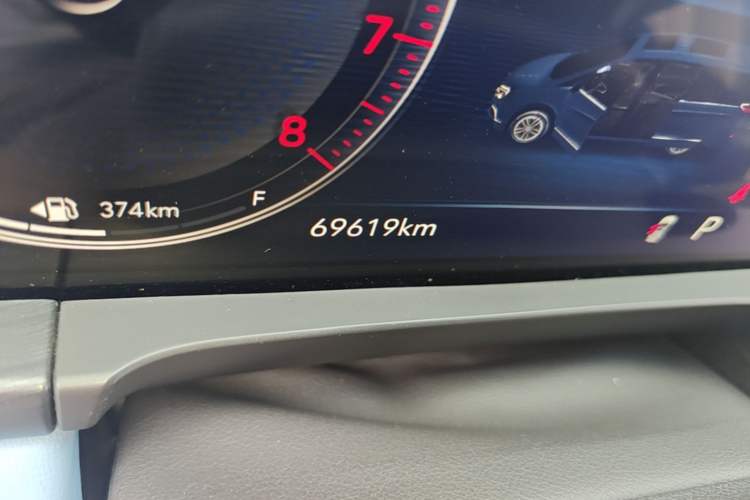 Used Buick GL8 2022 ES Landtrek 653T Comfort Edition Odometer Close Up