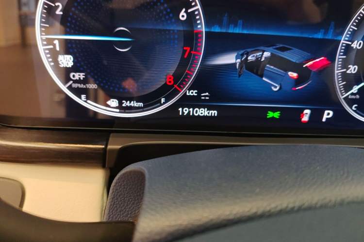 Used Buick GL8 2022 Avenir Avia Four-Seat Prestige Edition Odometer Close Up
