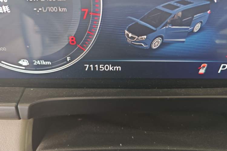 Used Buick GL8 2022 ES Landtrek 653T Comfort Edition Odometer Close Up