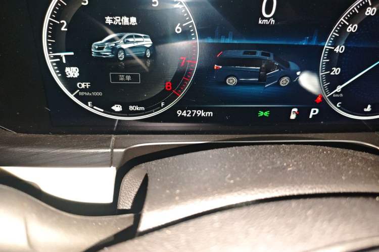 Used Buick GL8 2022 ES Landtrek 653T Comfort Edition Odometer Close Up