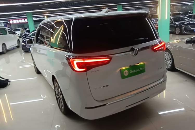 Used Buick GL8 2022 ES Land Cruiser 653T Luxury Model Rear Left 45 Deg