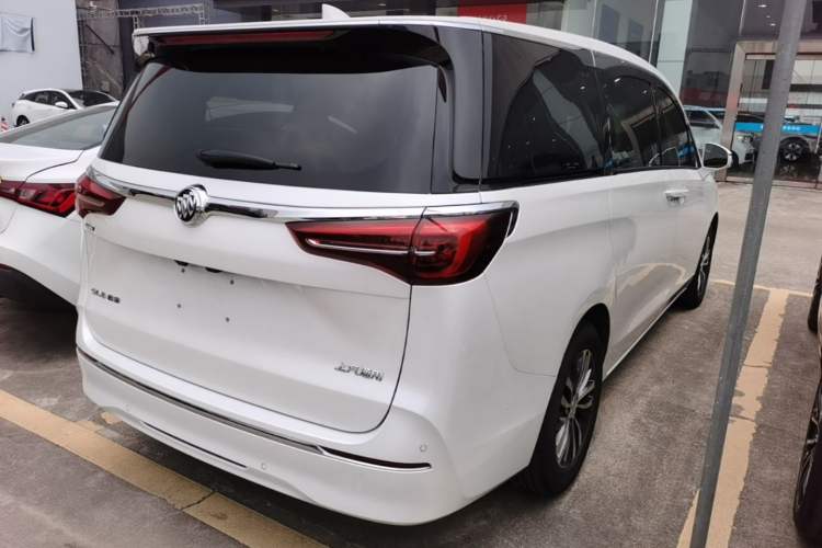 Used Buick GL8 2022 ES Landtrek 653T Luxury Edition Rear Right 45 Deg