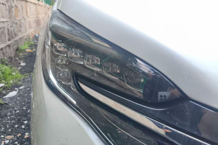 Used Buick GL8 2022 ES Landtrek 653T Luxury Edition Right Front Headlight