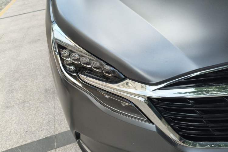Used Buick GL8 2022 ES Landtrek 653T Luxury Edition Right Front Headlight