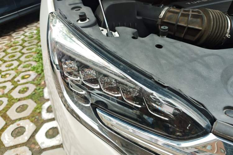 Used Buick GL8 2022 ES Landtrek 653T Comfort Edition Right Front Headlight