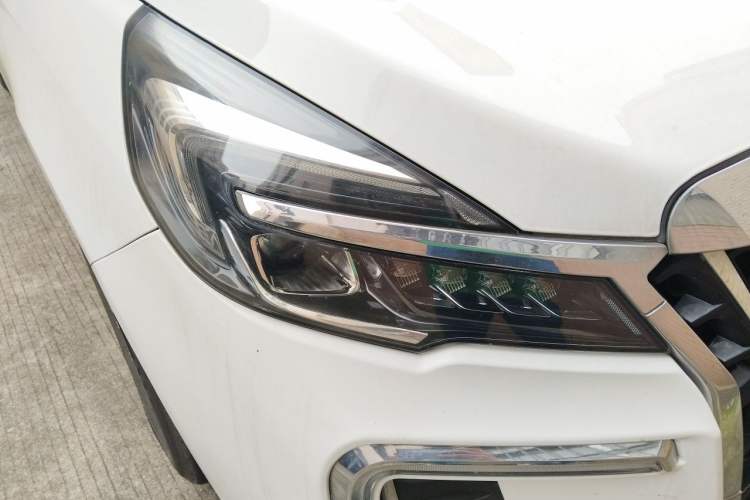Used Buick GL8 2022 Land Cruiser Executive Class 652T Comfort Model Right Front Headlight